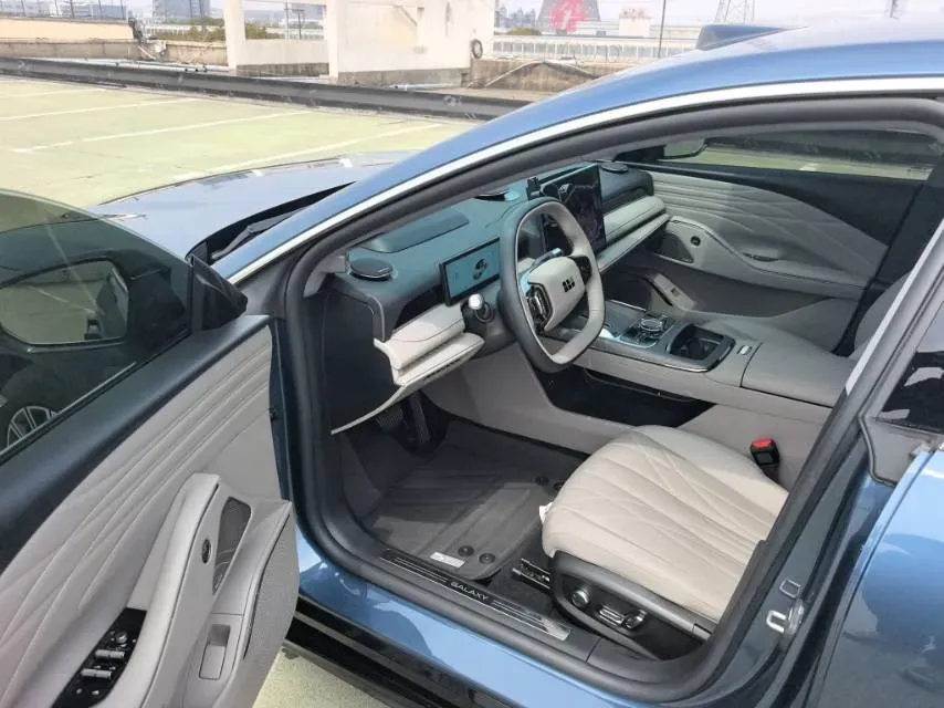 2025 Geely Galaxy Starshine 8 1.5T 163HP L4 3DHT PHEV 27.69KWH,autocango,china used car exporter,china ev exporter,chinese used car exporter,chinese used ev exporter