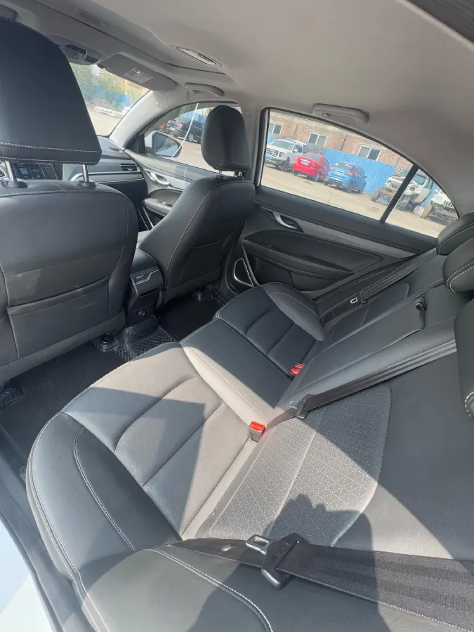 2021 BaoJun 530 1.5T 147HP L4 CVT,autocango,china used car exporter,china ev exporter,chinese used car exporter,chinese used ev exporter