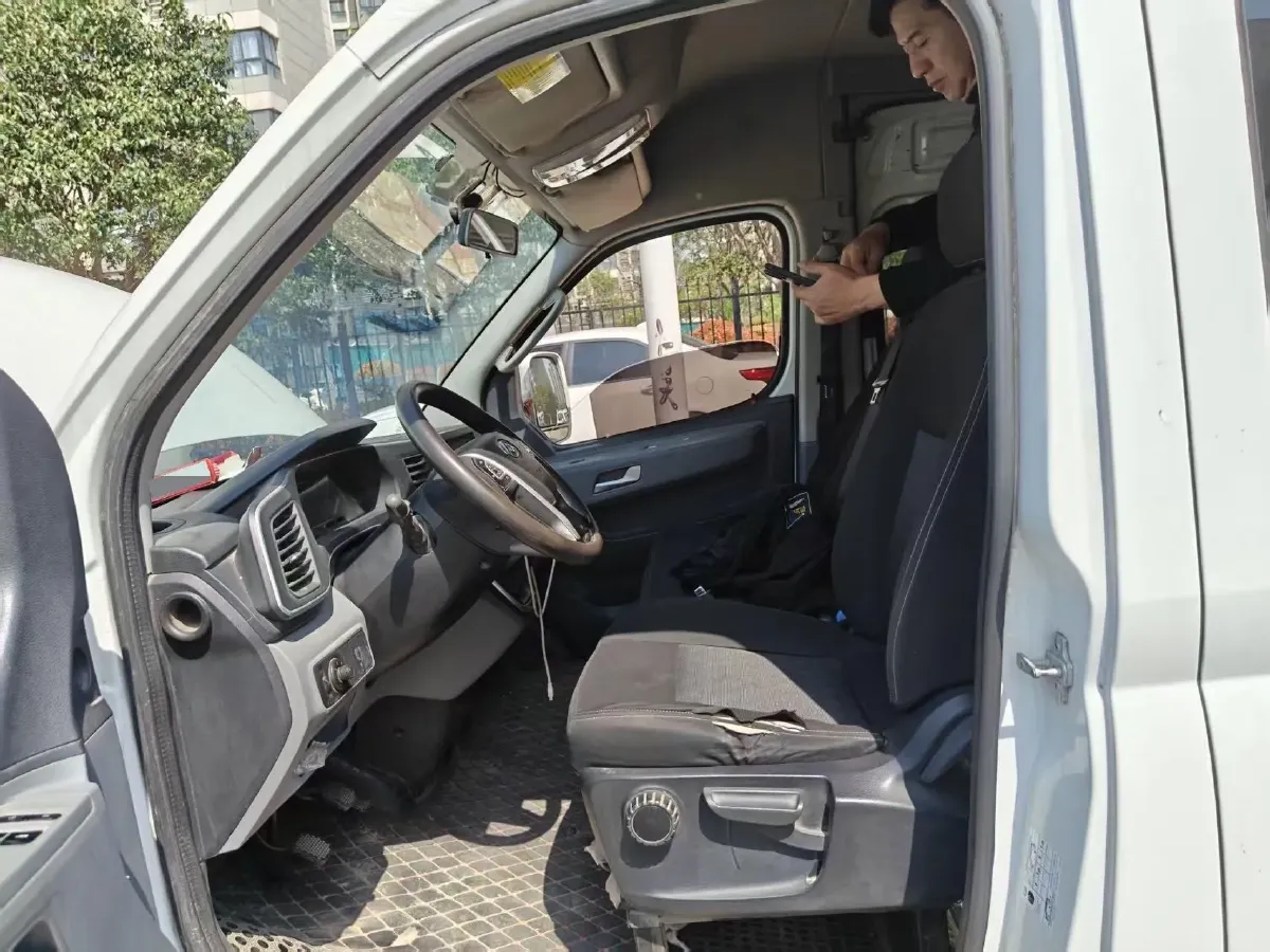 2021 MAXUS T70 2.0T 214HP L4 6MT,autocango,china used car exporter,china ev exporter,chinese used car exporter,chinese used ev exporter