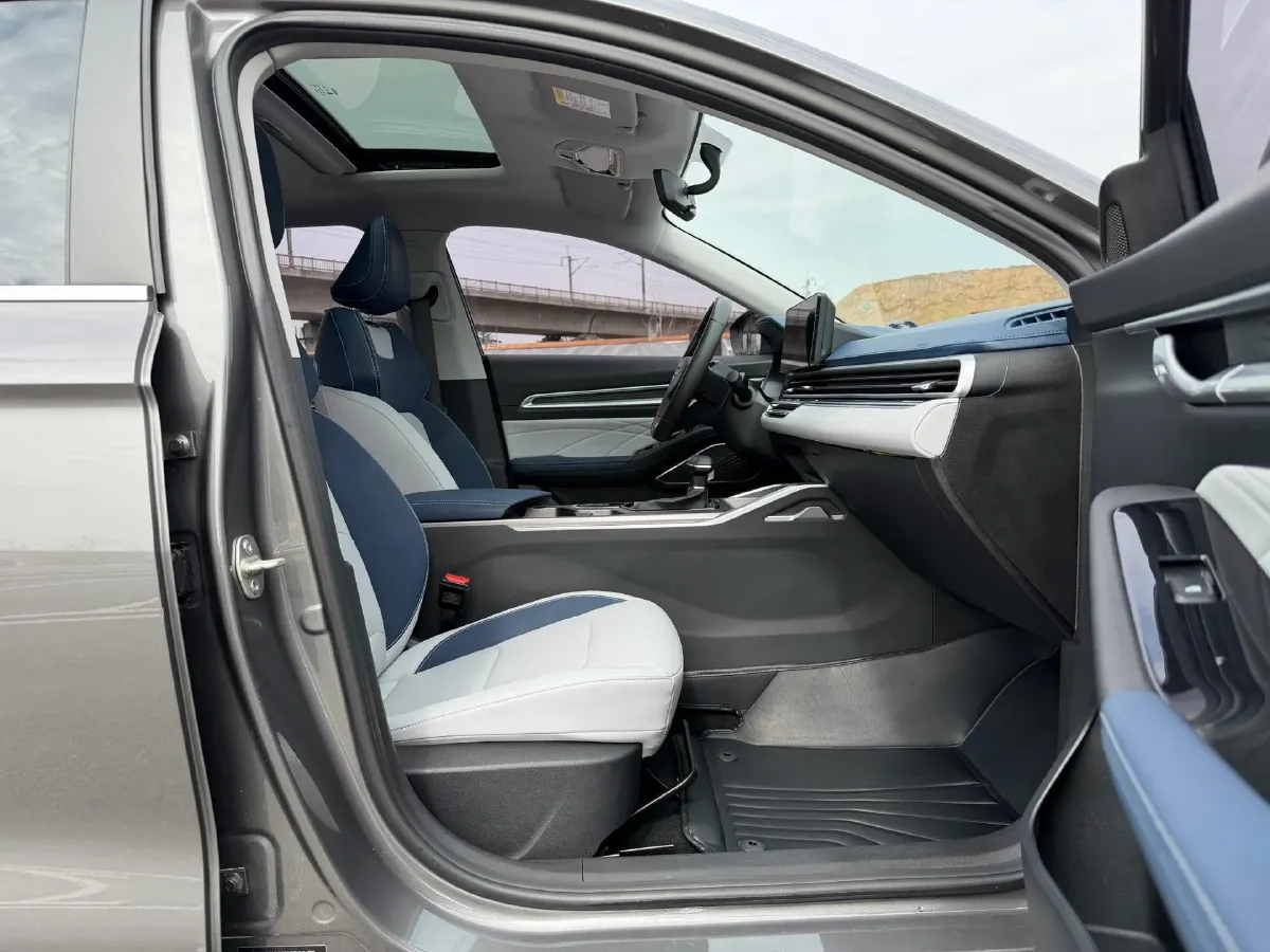 2022 Geely Emgrand 1.5L 114HP L4 CVT,autocango,china used car exporter,china ev exporter,chinese used car exporter,chinese used ev exporter