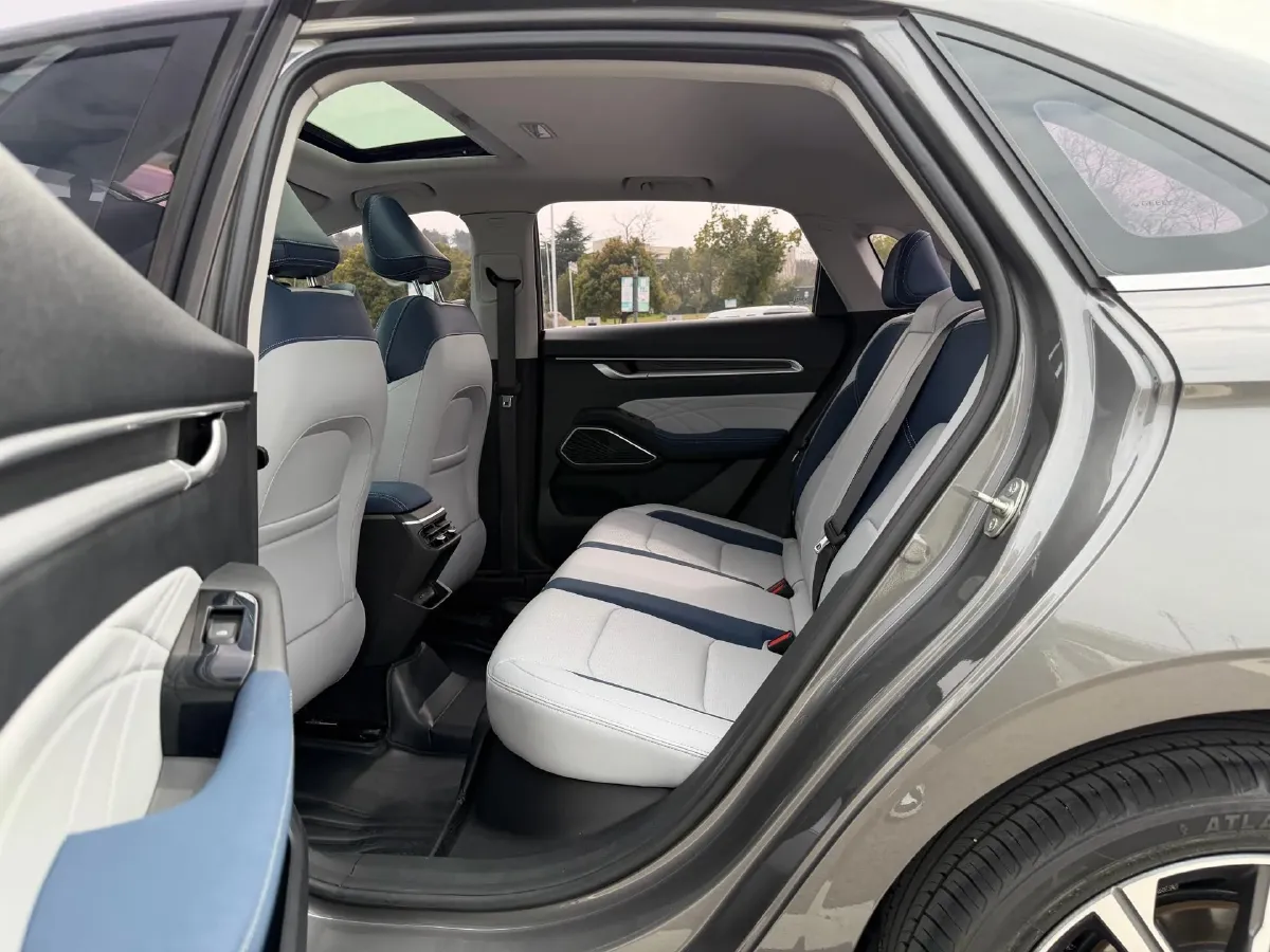 2022 Geely Emgrand 1.5L 114HP L4 CVT,autocango,china used car exporter,china ev exporter,chinese used car exporter,chinese used ev exporter