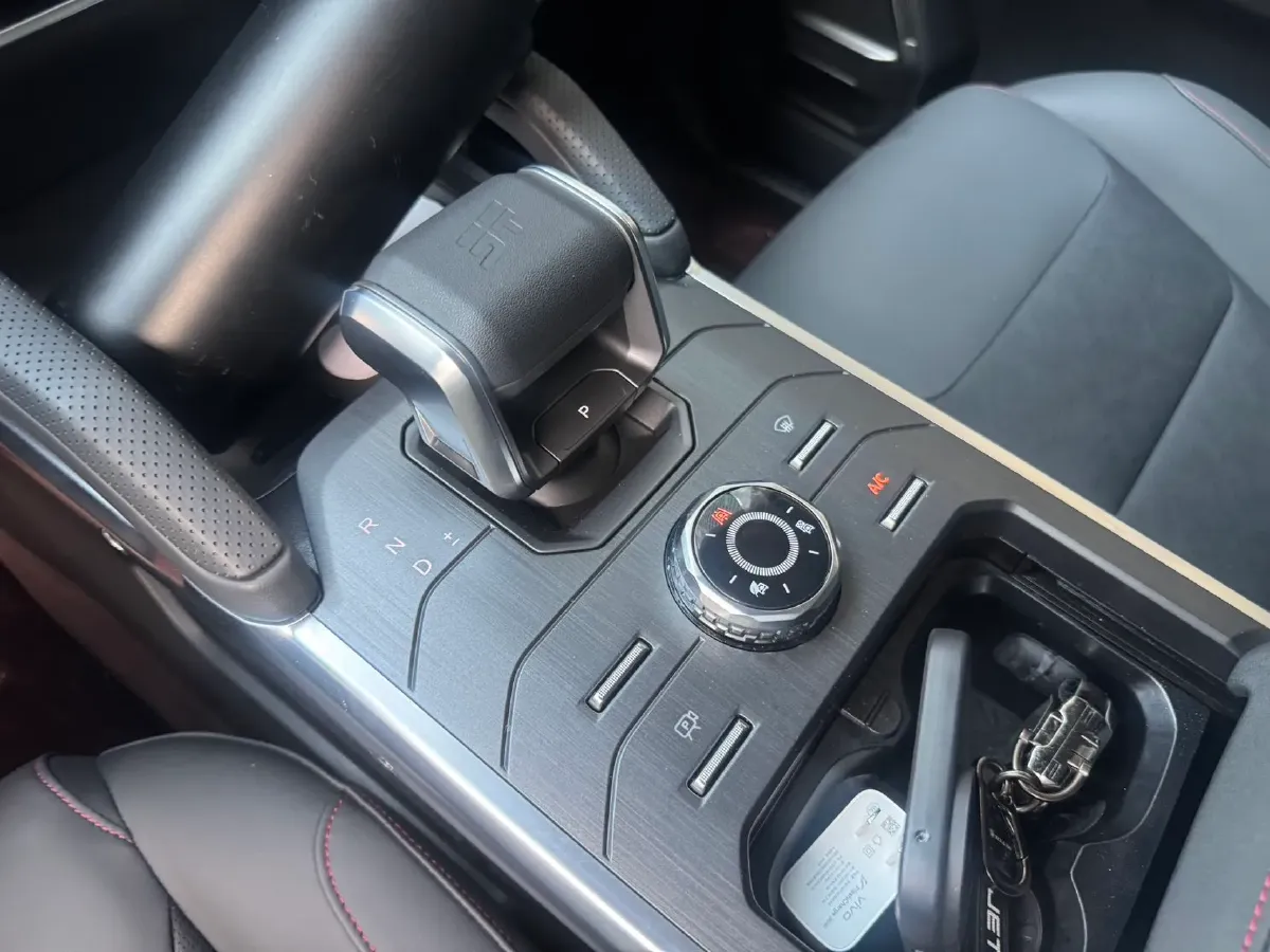 2023 Jetour Traveller 1.5T 184HP L4 7DCT,autocango,china used car exporter,china ev exporter,chinese used car exporter,chinese used ev exporter