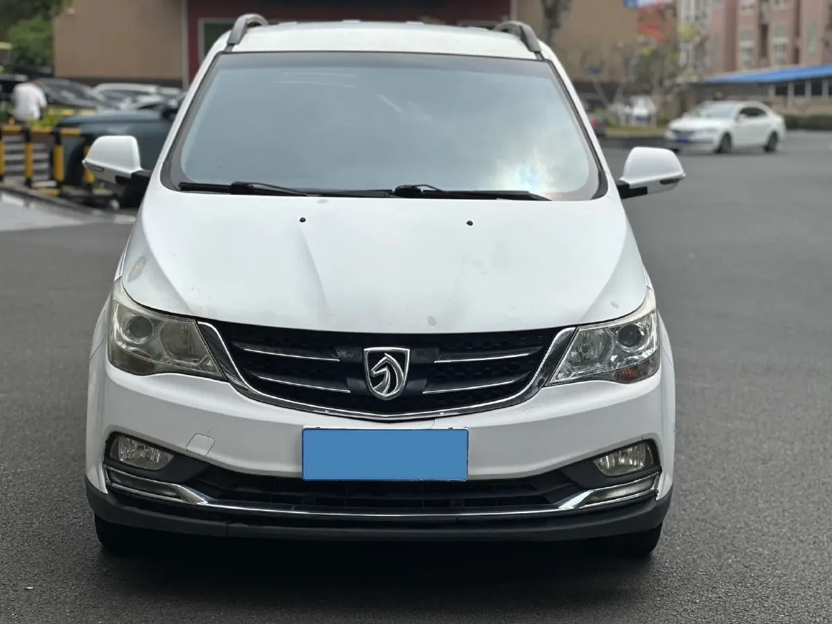 2016 BaoJun 730 1.5L 112HP L4 5MT,autocango,china used car exporter,china ev exporter,chinese used car exporter,chinese used ev exporter