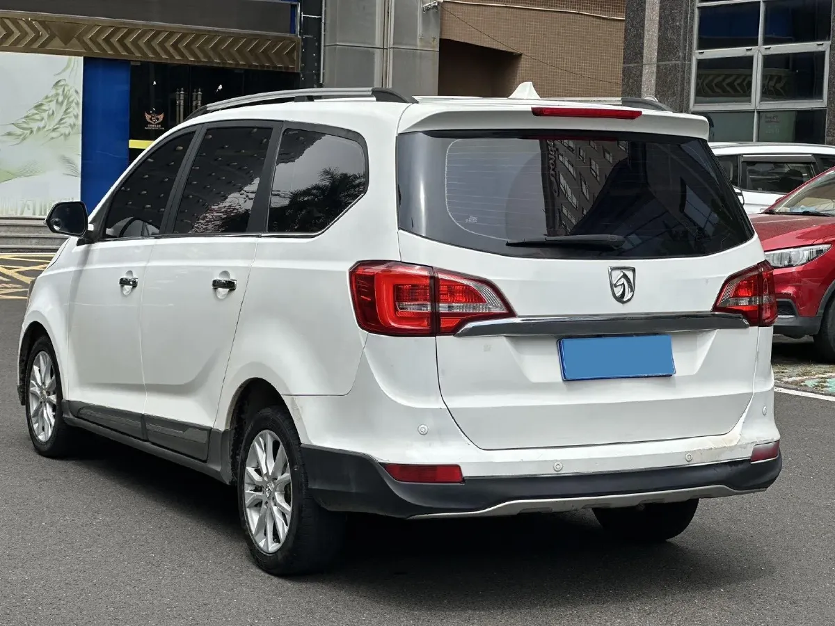 2016 BaoJun 730 1.5L 112HP L4 5MT,autocango,china used car exporter,china ev exporter,chinese used car exporter,chinese used ev exporter