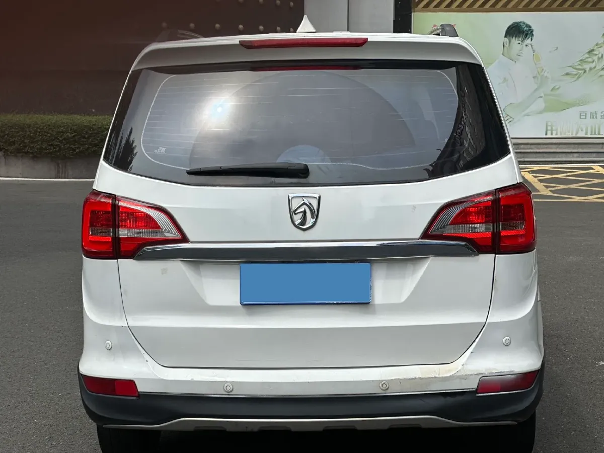 2016 BaoJun 730 1.5L 112HP L4 5MT,autocango,china used car exporter,china ev exporter,chinese used car exporter,chinese used ev exporter
