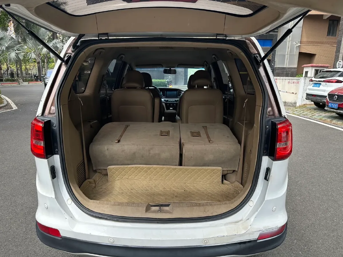 2016 BaoJun 730 1.5L 112HP L4 5MT,autocango,china used car exporter,china ev exporter,chinese used car exporter,chinese used ev exporter