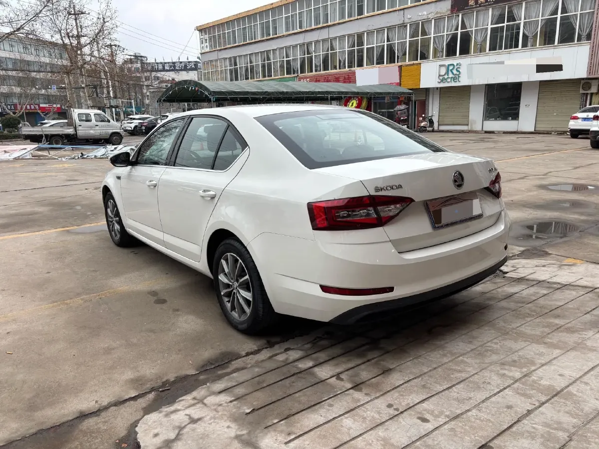 2019 Skoda Octavia 1.5L 116HP L4 6AT,autocango,china used car exporter,china ev exporter,chinese used car exporter,chinese used ev exporter