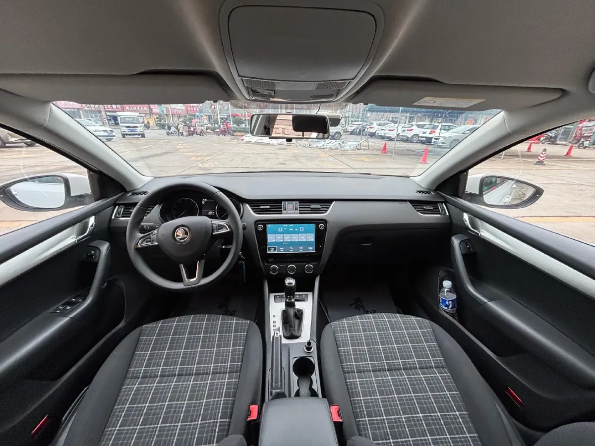 2019 Skoda Octavia 1.5L 116HP L4 6AT,autocango,china used car exporter,china ev exporter,chinese used car exporter,chinese used ev exporter