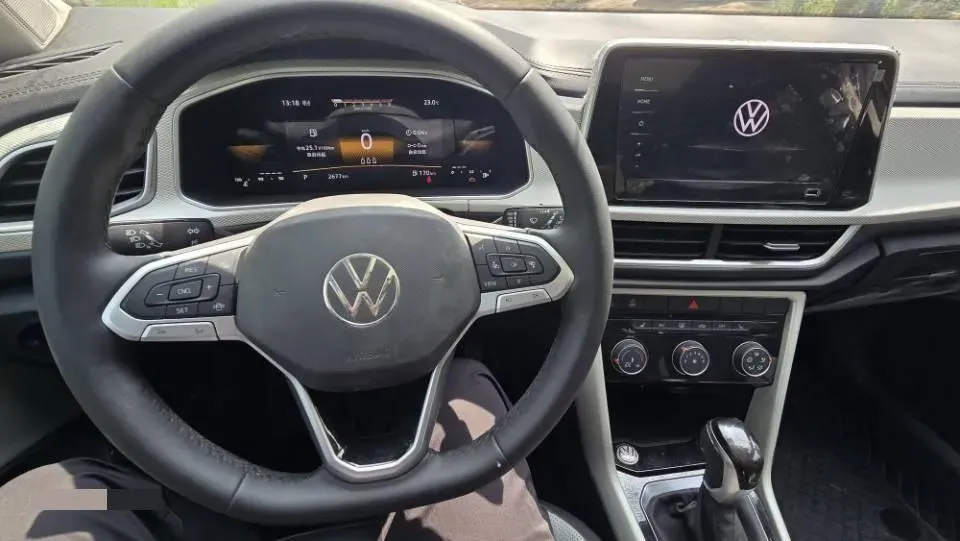 2025 Volkswagen T-Roc 1.4T 150HP L4 7DCT,autocango,china used car exporter,china ev exporter,chinese used car exporter,chinese used ev exporter
