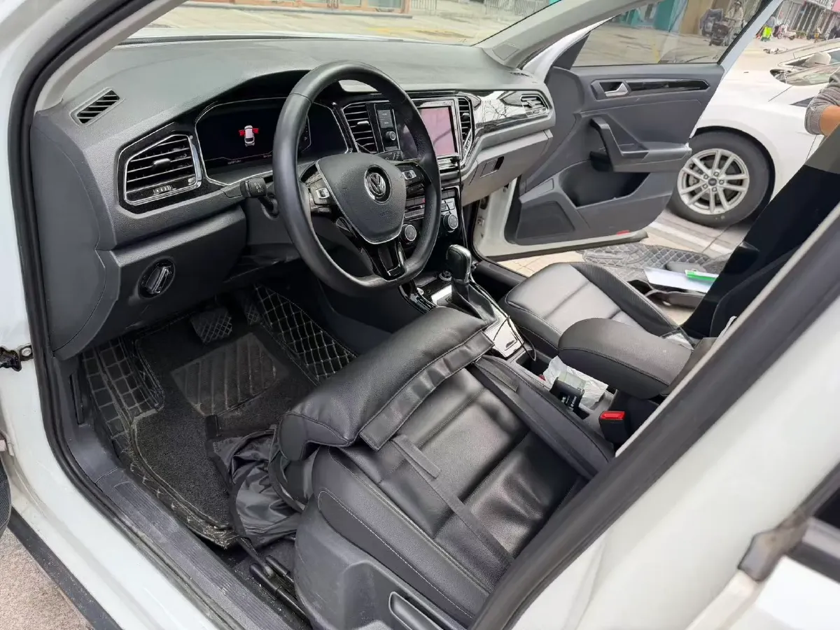 2019 Volkswagen T-Roc 1.4T 150HP L4 7DCT,autocango,china used car exporter,china ev exporter,chinese used car exporter,chinese used ev exporter