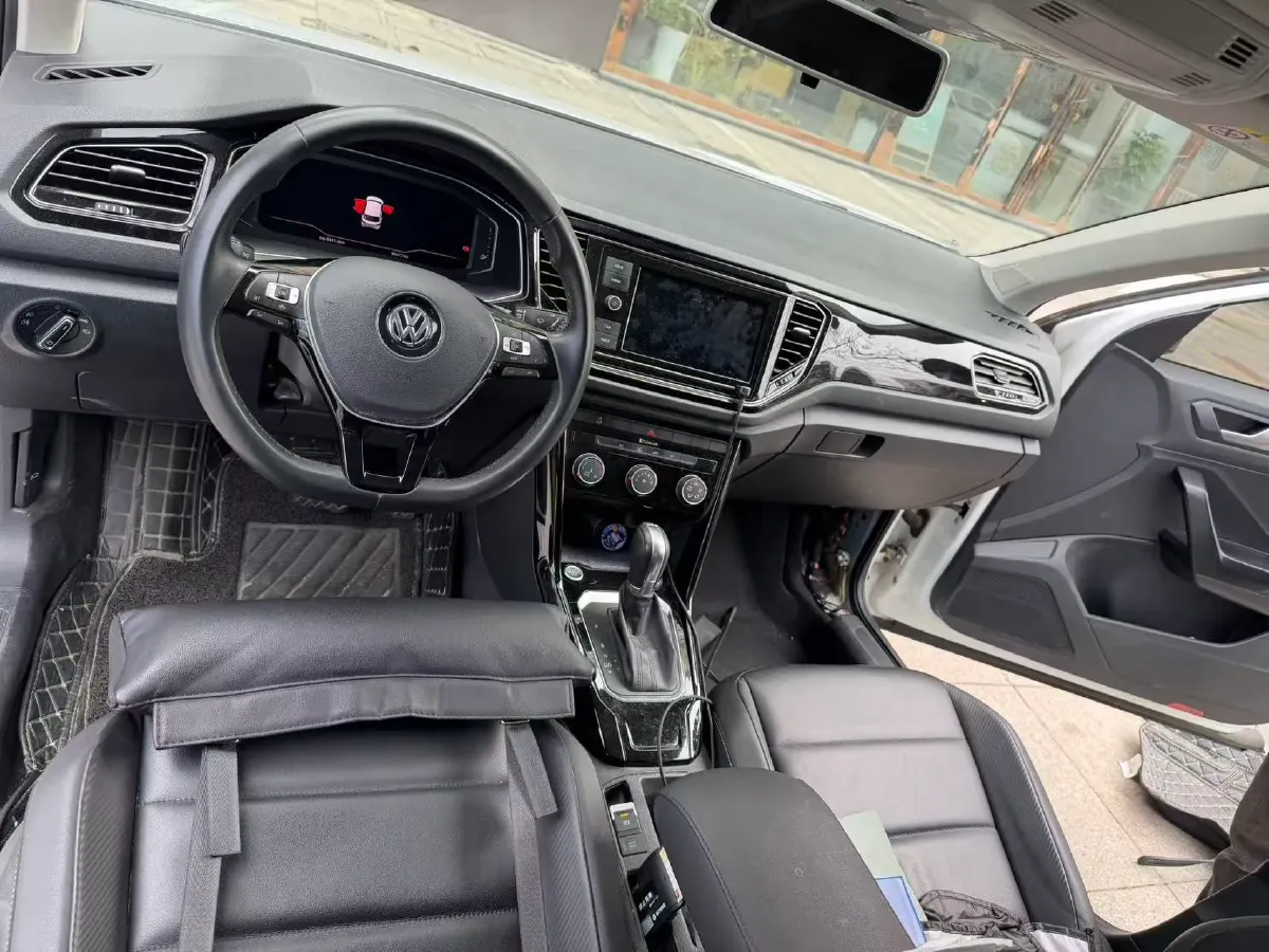 2019 Volkswagen T-Roc 1.4T 150HP L4 7DCT,autocango,china used car exporter,china ev exporter,chinese used car exporter,chinese used ev exporter
