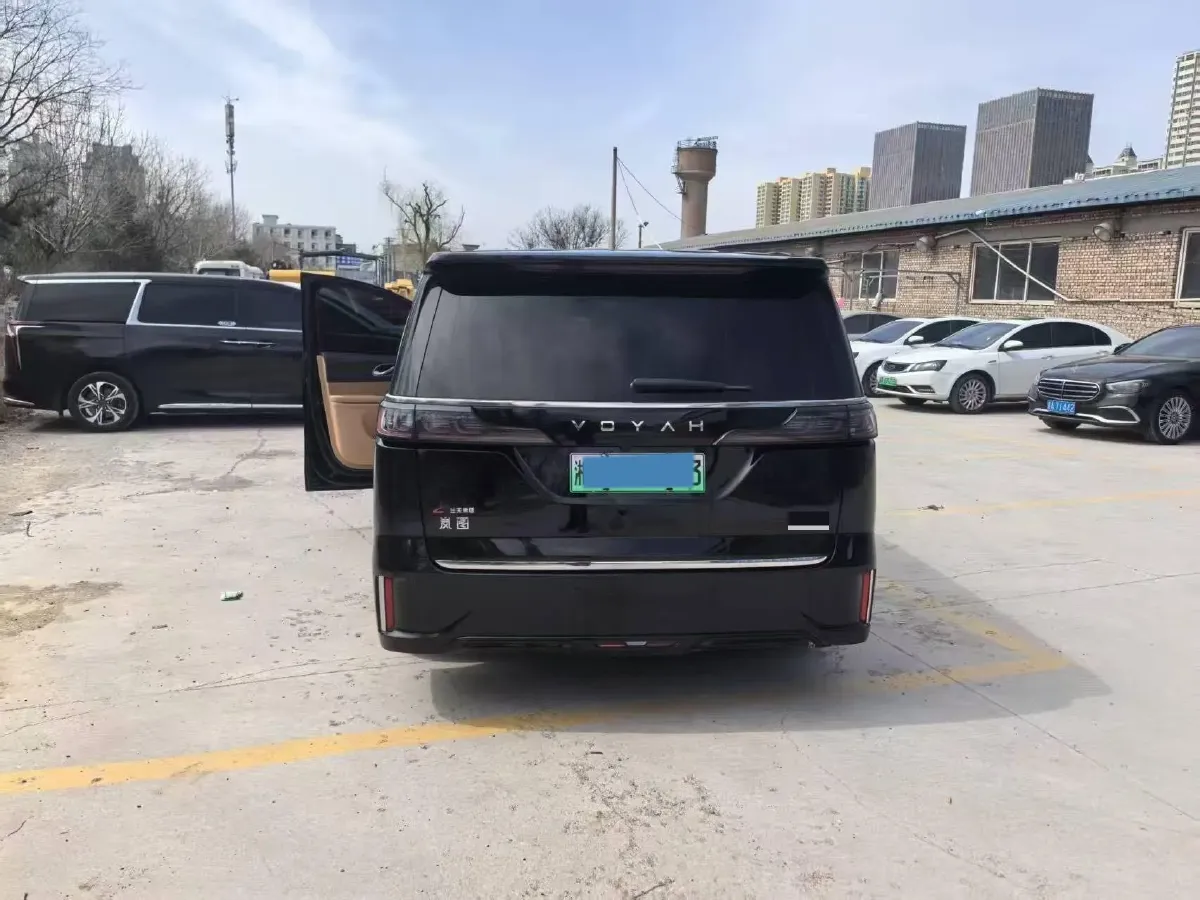 2024 Voyah Dream BEV 108.73KWH,autocango,china used car exporter,china ev exporter,chinese used car exporter,chinese used ev exporter