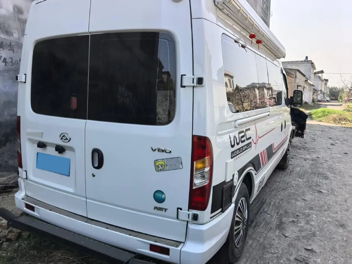 2021 MAXUS XinTu V80 2.0T 139HP L4 6MT,autocango,china used car exporter,china ev exporter,chinese used car exporter,chinese used ev exporter