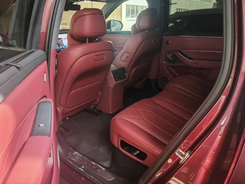 2025 AITO AITO M8 REEV 160HP REEV 53.4KWH,autocango,china used car exporter,china ev exporter,chinese used car exporter,chinese used ev exporter