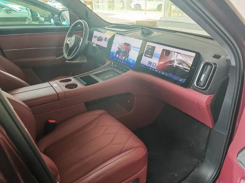 2025 AITO AITO M8 REEV 160HP REEV 53.4KWH,autocango,china used car exporter,china ev exporter,chinese used car exporter,chinese used ev exporter