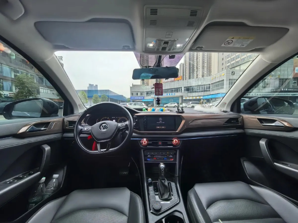 2021 Volkswagen Tharu 2.0T 186HP L4 7DCT,autocango,china used car exporter,china ev exporter,chinese used car exporter,chinese used ev exporter