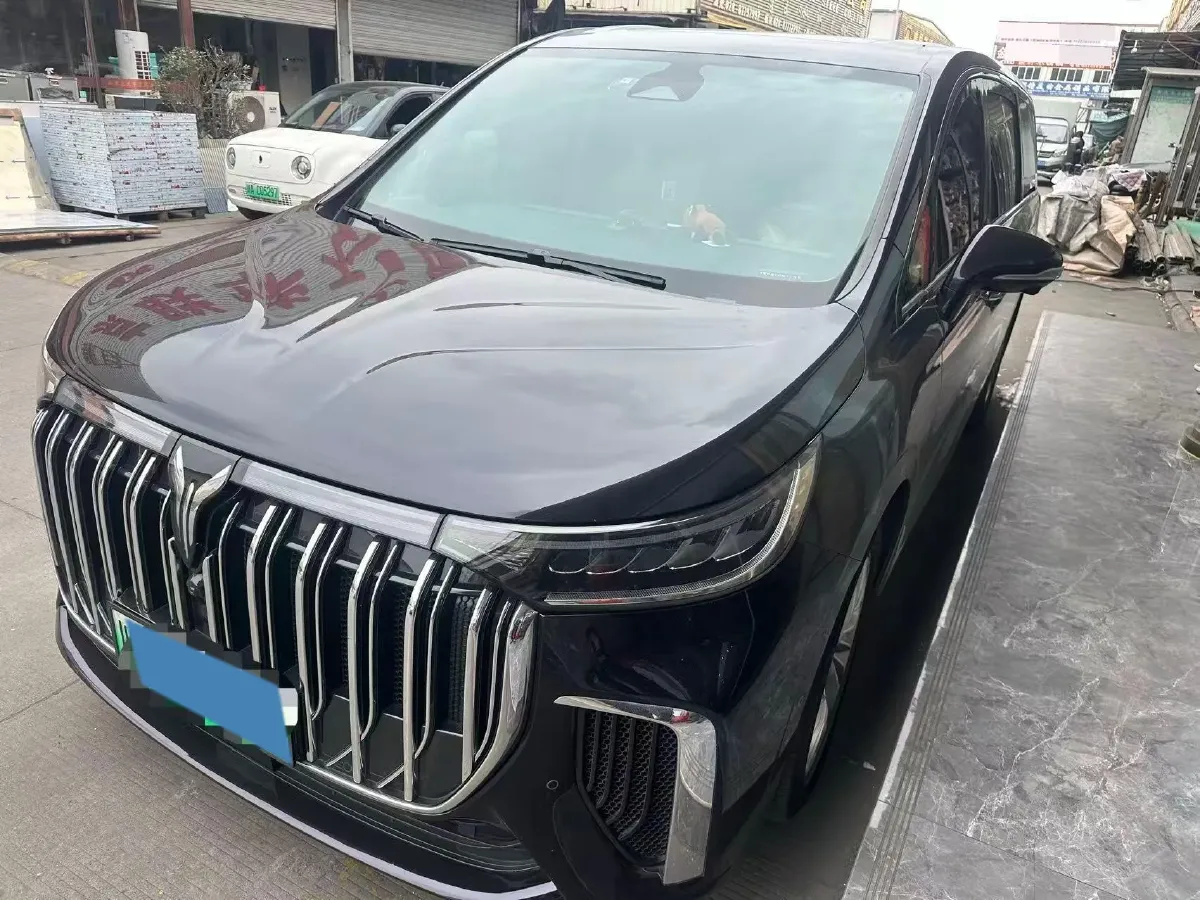 2024 Voyah Dream 1.5T 150HP L4 PHEV 43KWH,autocango,china used car exporter,china ev exporter,chinese used car exporter,chinese used ev exporter