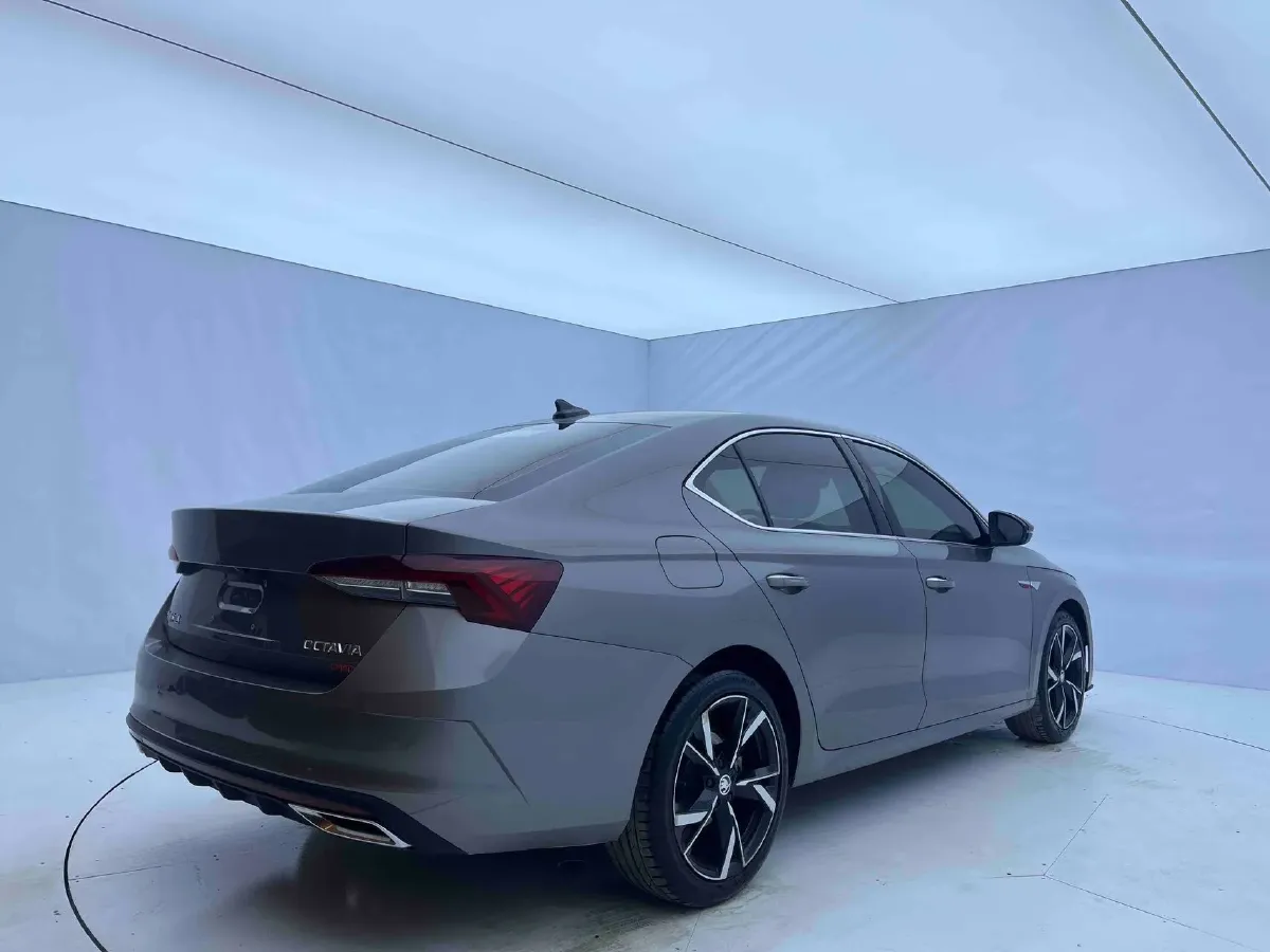 2022 Skoda Octavia 1.4T 150HP L4 7DCT,autocango,china used car exporter,china ev exporter,chinese used car exporter,chinese used ev exporter