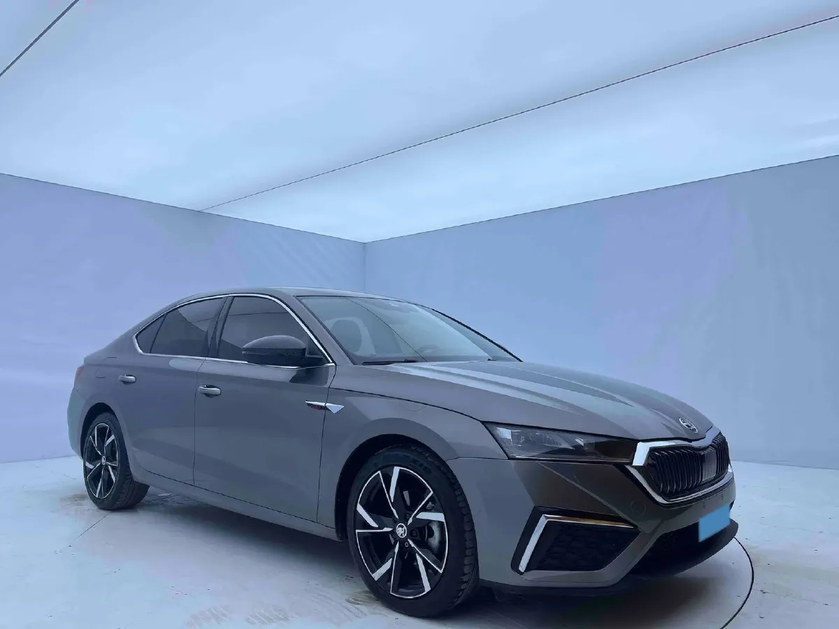 2022 Skoda Octavia 1.4T 150HP L4 7DCT,autocango,china used car exporter,china ev exporter,chinese used car exporter,chinese used ev exporter