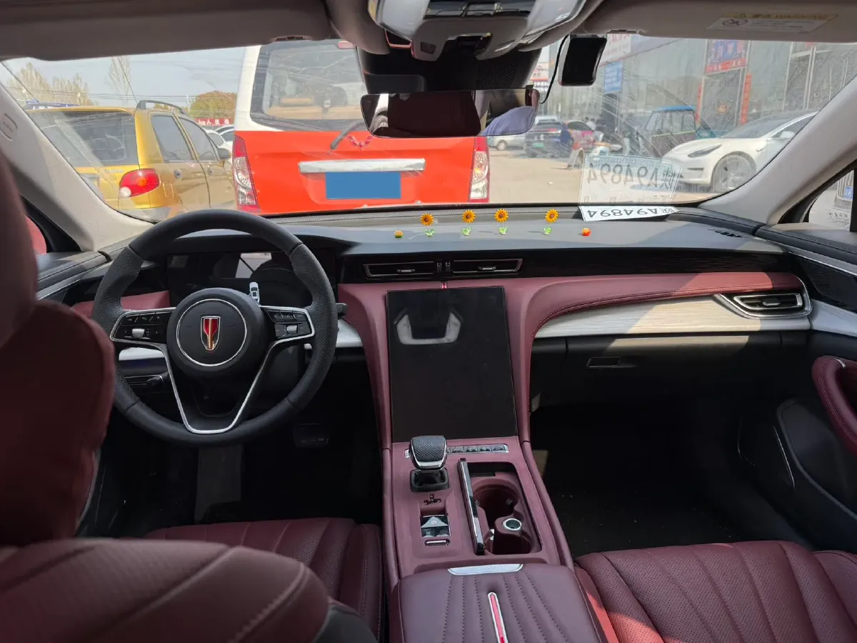 2025 HongQi H5 1.5T 169HP L4 1DHT Hybrid,autocango,china used car exporter,china ev exporter,chinese used car exporter,chinese used ev exporter