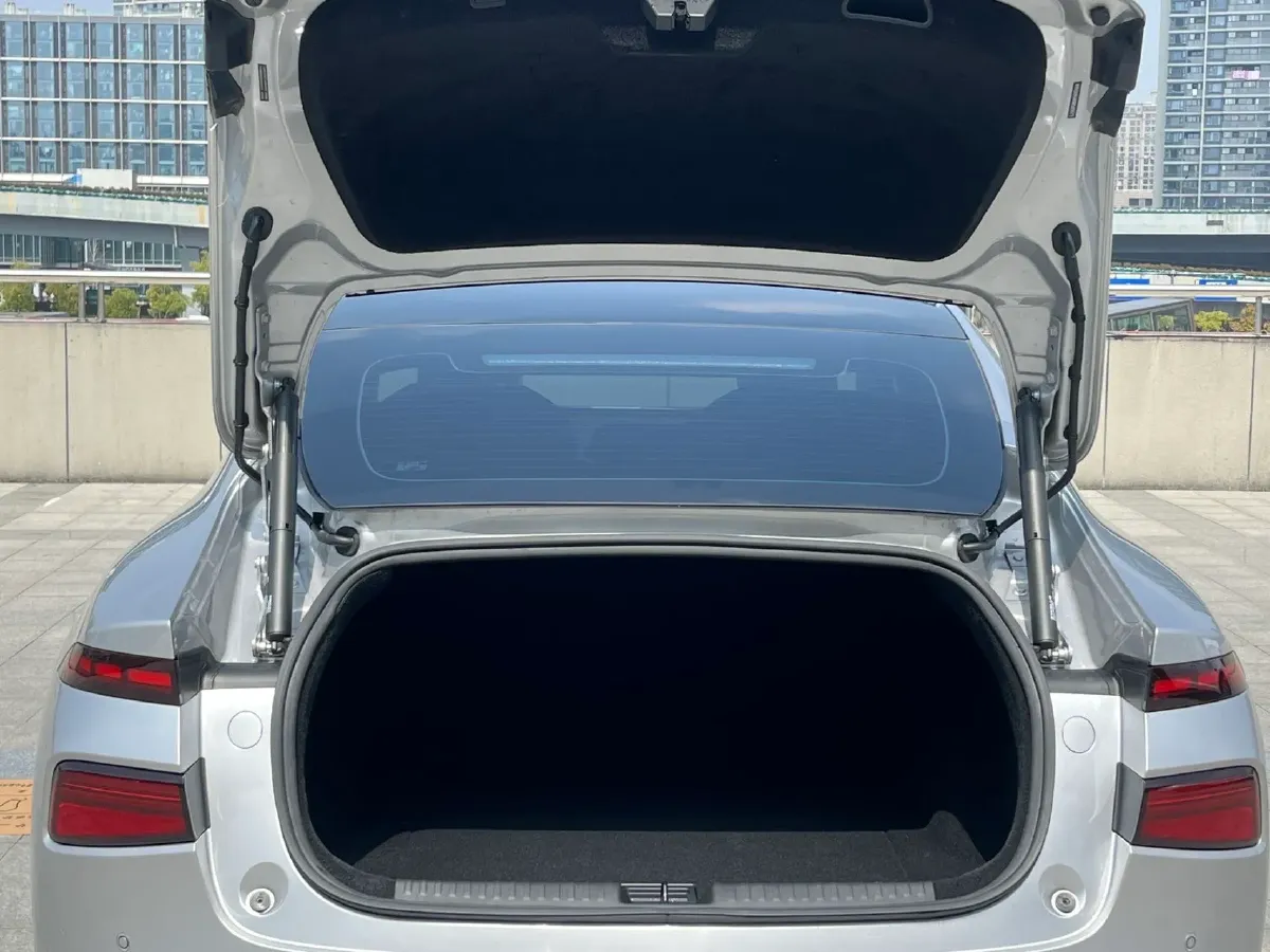 2023 Xpeng P7 BEV 86.2KWH,autocango,china used car exporter,china ev exporter,chinese used car exporter,chinese used ev exporter