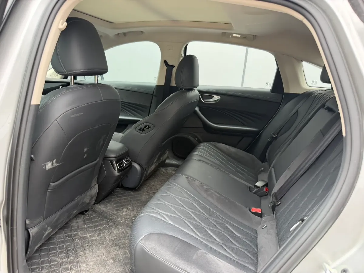 2023 Roewe D7 1.5L 112HP L4 1DHT PHEV 21.4KWH,autocango,china used car exporter,china ev exporter,chinese used car exporter,chinese used ev exporter