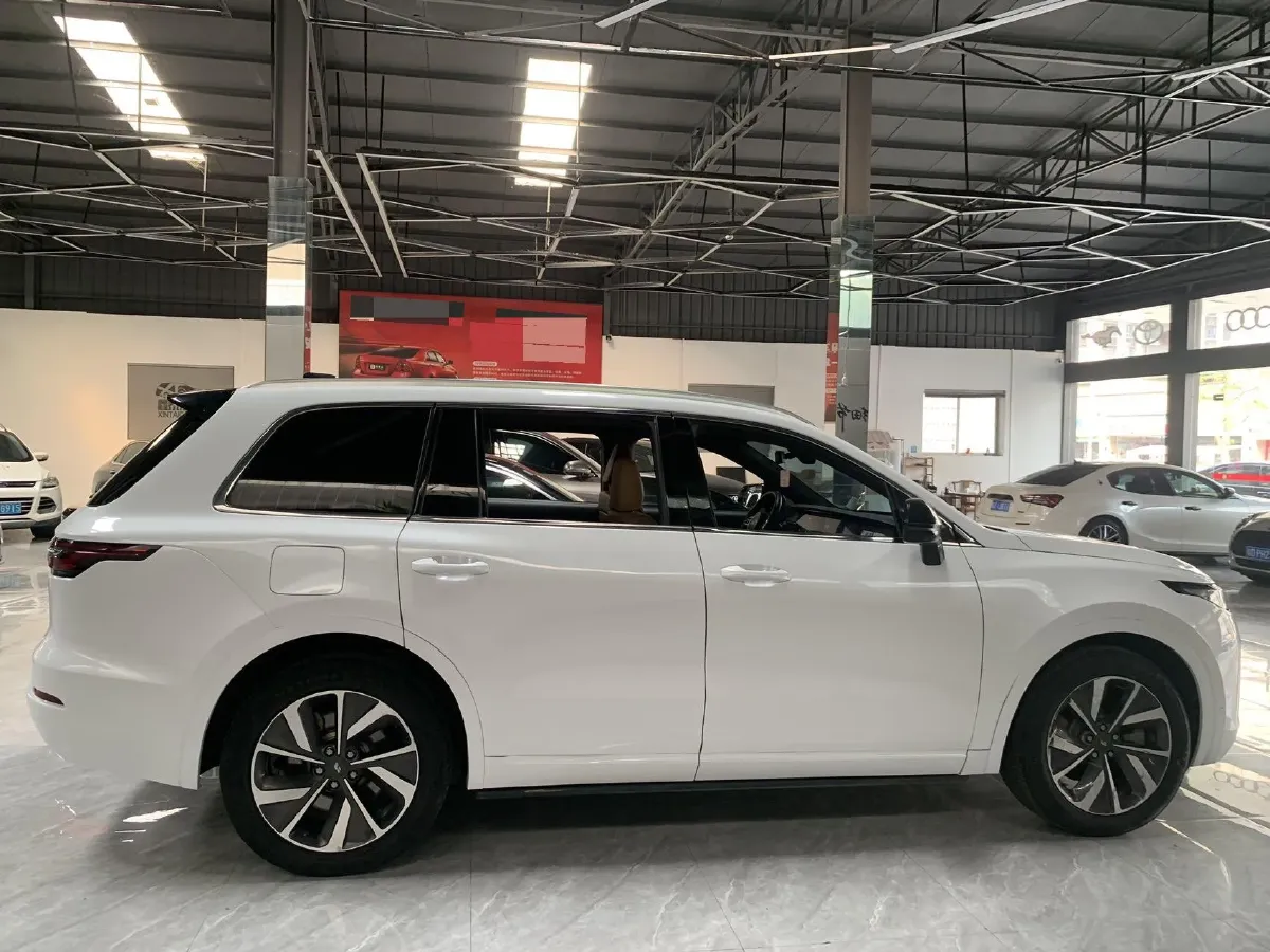 2021 Li ONE Range Extended 131HP REEV 40.5KWH,autocango,china used car exporter,china ev exporter,chinese used car exporter,chinese used ev exporter