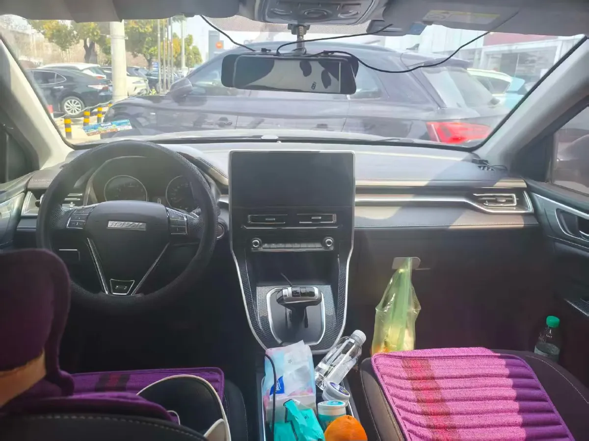 2021 Haval M6 1.5T 150HP L4 7DCT,autocango,china used car exporter,china ev exporter,chinese used car exporter,chinese used ev exporter