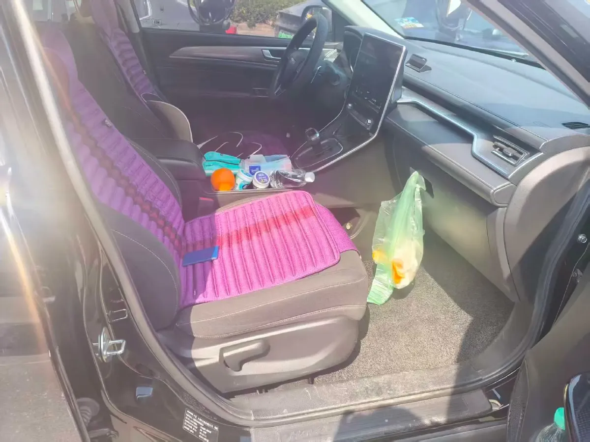 2021 Haval M6 1.5T 150HP L4 7DCT,autocango,china used car exporter,china ev exporter,chinese used car exporter,chinese used ev exporter