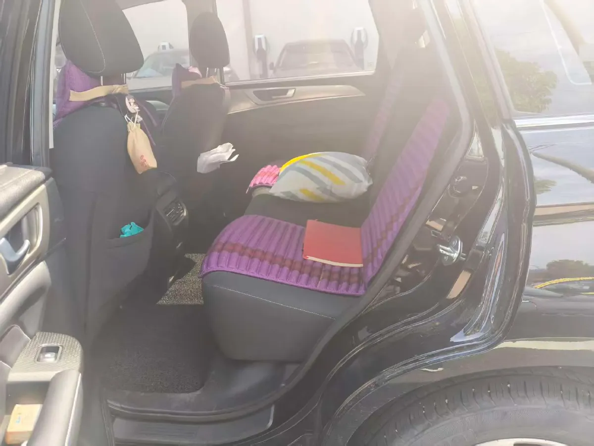 2021 Haval M6 1.5T 150HP L4 7DCT,autocango,china used car exporter,china ev exporter,chinese used car exporter,chinese used ev exporter