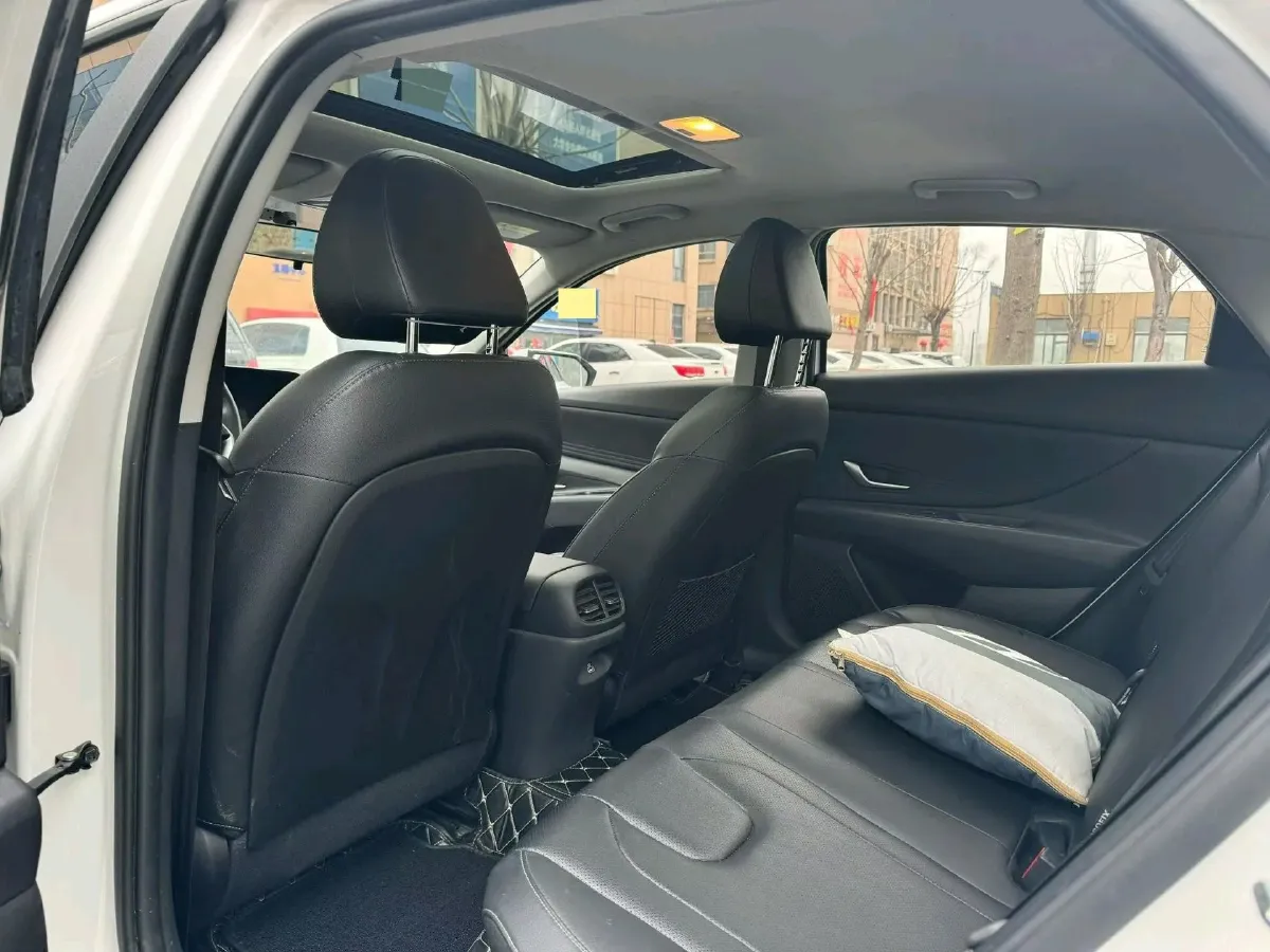 2022 Hyundai Elantra 1.5L 115HP L4 CVT,autocango,china used car exporter,china ev exporter,chinese used car exporter,chinese used ev exporter