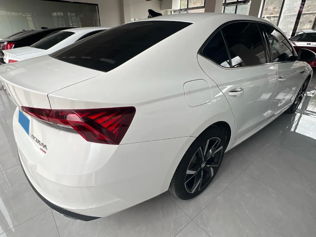 2022 Skoda Octavia 1.4T 150HP L4 7DCT,autocango,china used car exporter,china ev exporter,chinese used car exporter,chinese used ev exporter