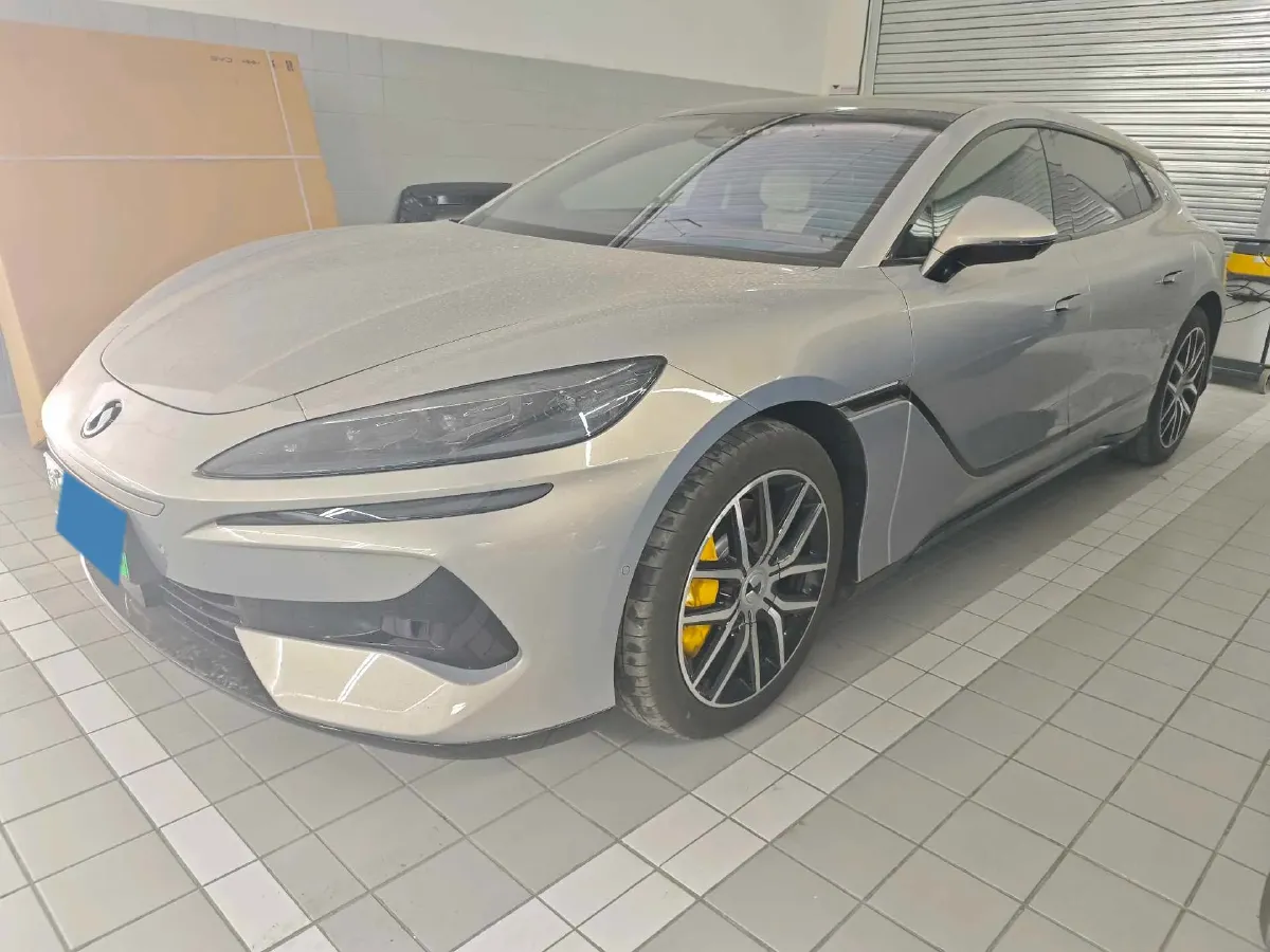 2024 Denza DenzaZ9GT 2.0T 207HP L4 E-CVT PHEV 38.5KWH,autocango,china used car exporter,china ev exporter,chinese used car exporter,chinese used ev exporter