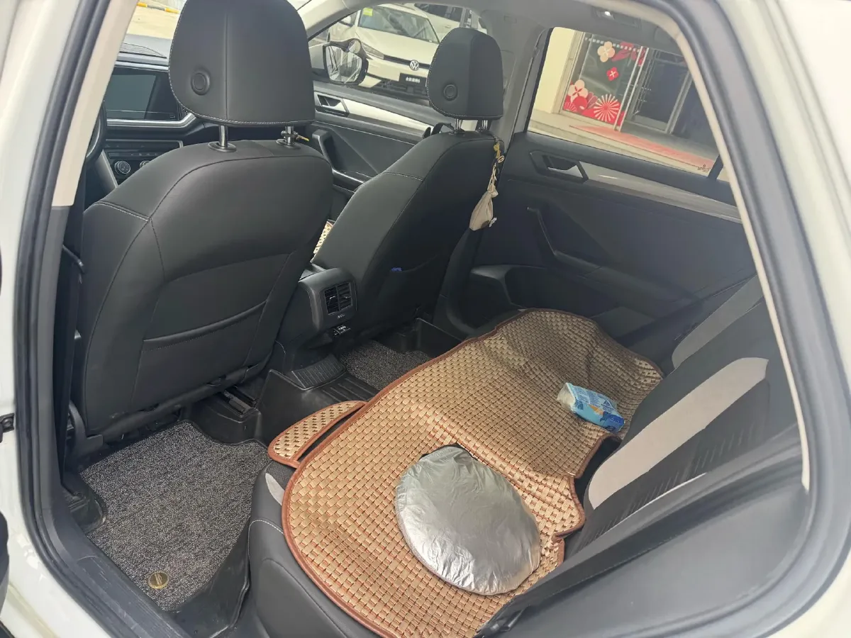 2022 Volkswagen T-Roc 1.4T 150HP L4 7DCT,autocango,china used car exporter,china ev exporter,chinese used car exporter,chinese used ev exporter