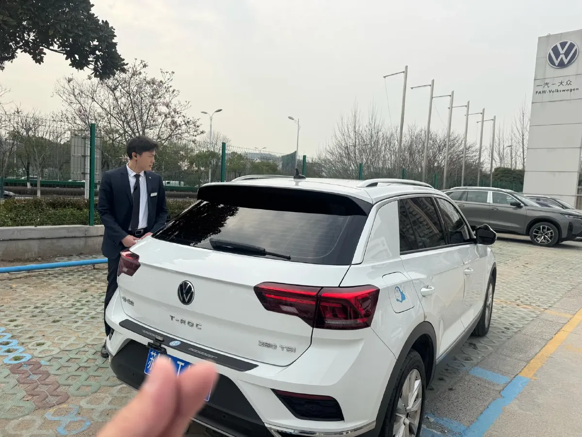 2022 Volkswagen T-Roc 1.4T 150HP L4 7DCT,autocango,china used car exporter,china ev exporter,chinese used car exporter,chinese used ev exporter