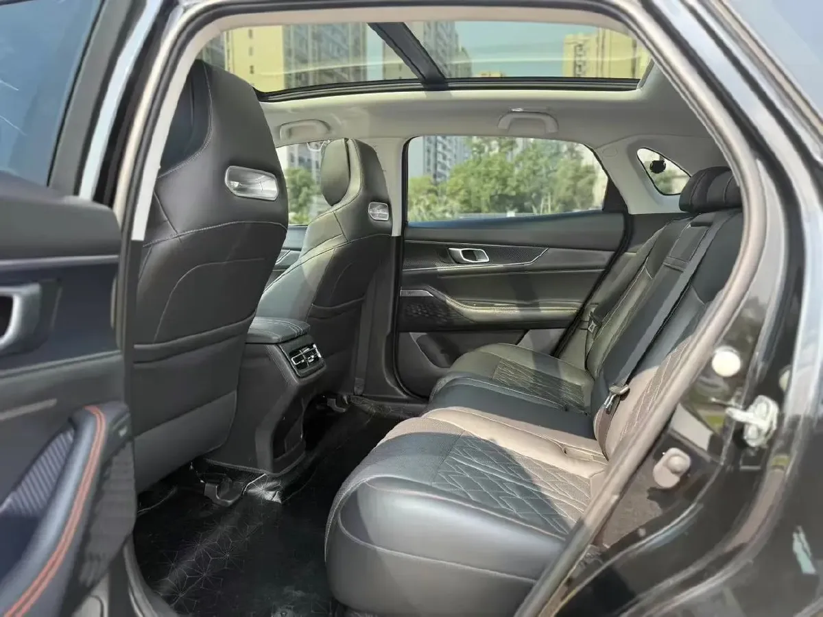 2021 ChangAn UNI-K 2.0T 233HP L4 8AT,autocango,china used car exporter,china ev exporter,chinese used car exporter,chinese used ev exporter