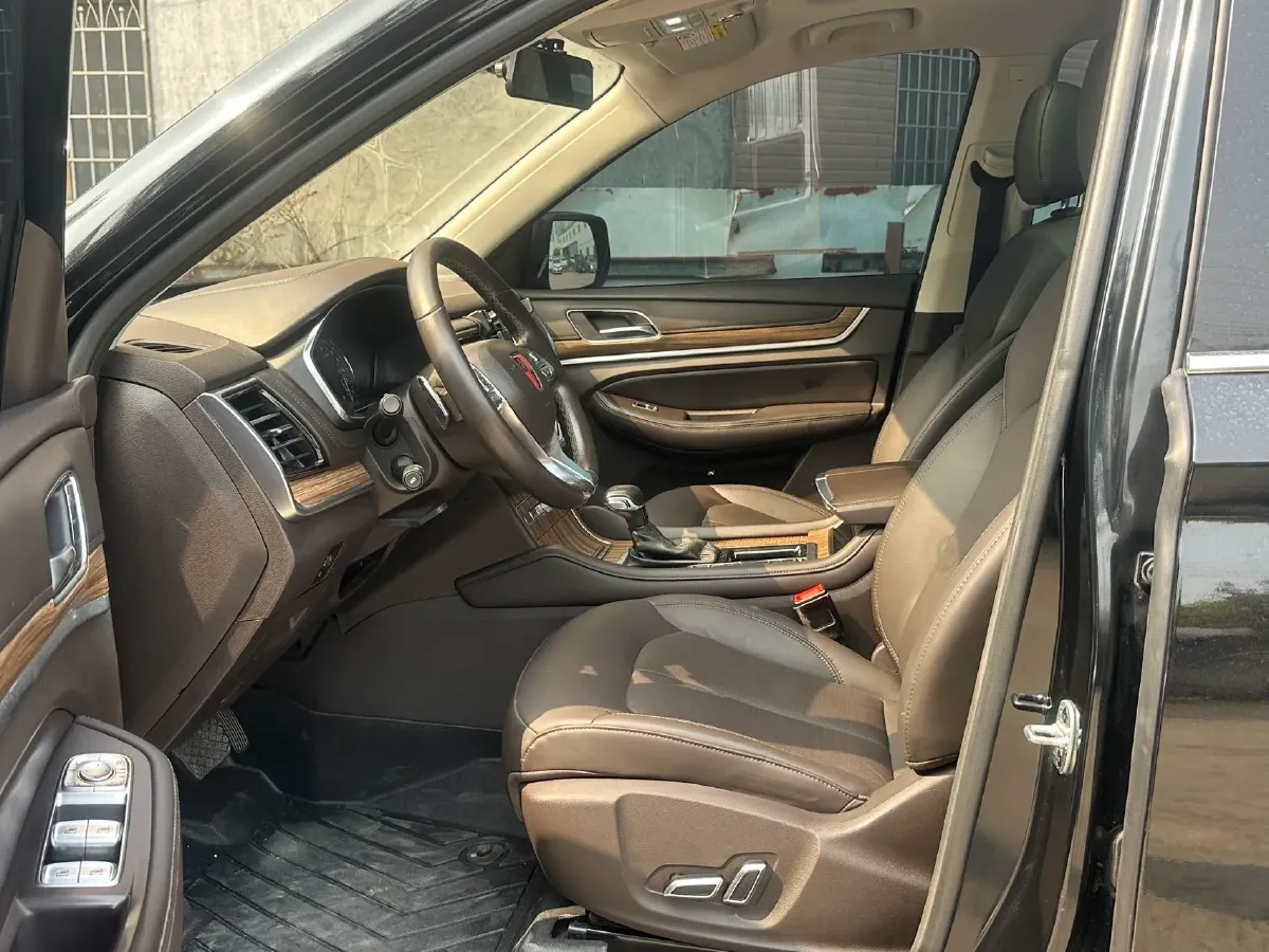 2018 Roewe RX5 2.0T 220HP L4 6DCT,autocango,china used car exporter,china ev exporter,chinese used car exporter,chinese used ev exporter