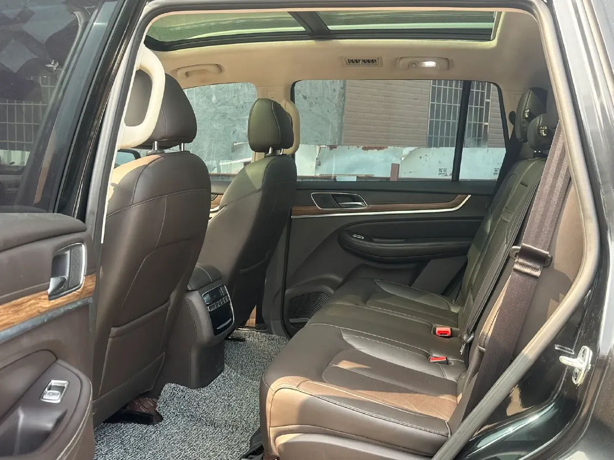 2018 Roewe RX5 2.0T 220HP L4 6DCT,autocango,china used car exporter,china ev exporter,chinese used car exporter,chinese used ev exporter