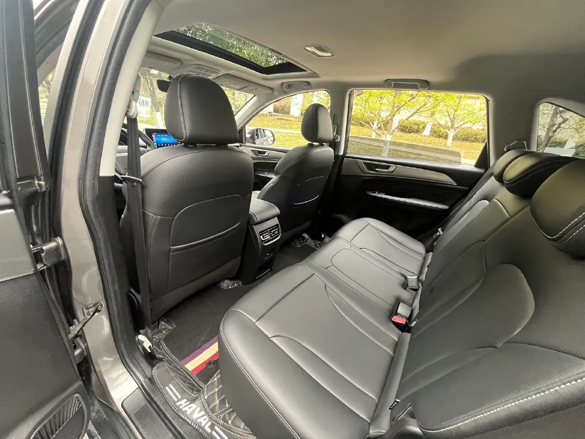 2021 Haval M6 1.5T 150HP L4 7DCT,autocango,china used car exporter,china ev exporter,chinese used car exporter,chinese used ev exporter