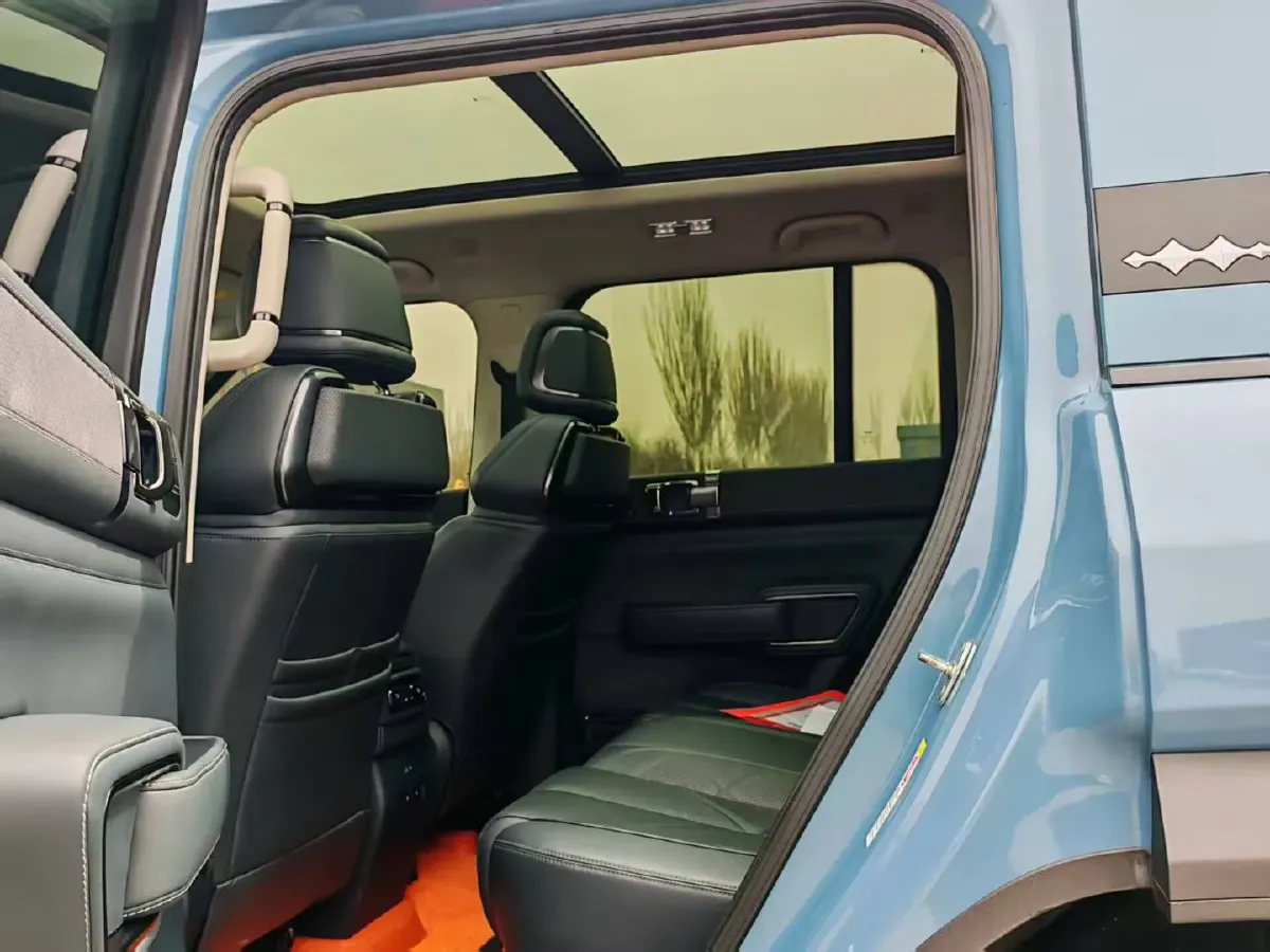 2025 FangChengBao Bao 5 1.5T 194HP L4 E-CVT PHEV 31.8KWH,autocango,china used car exporter,china ev exporter,chinese used car exporter,chinese used ev exporter