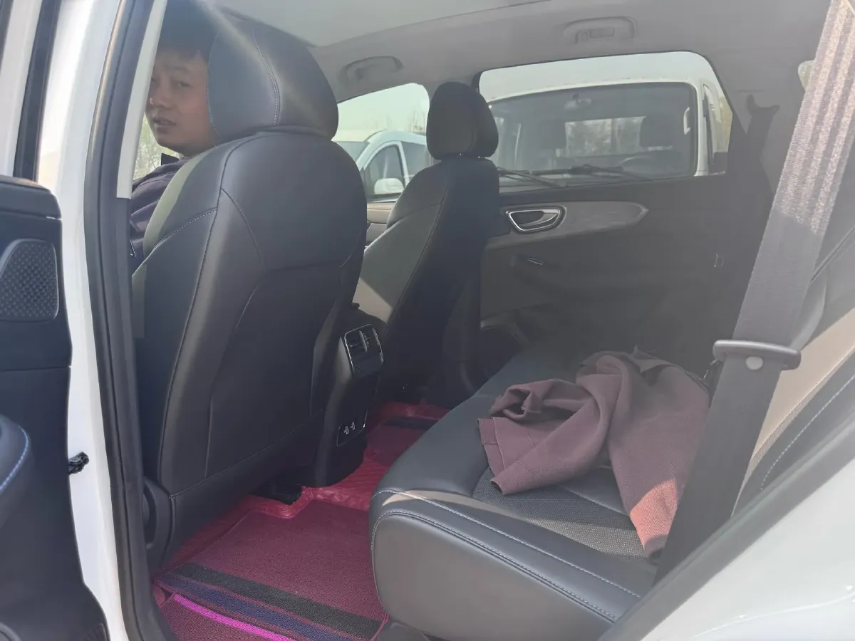 2025 Roewe RX5 1.5T 181HP L4 7DCT,autocango,china used car exporter,china ev exporter,chinese used car exporter,chinese used ev exporter