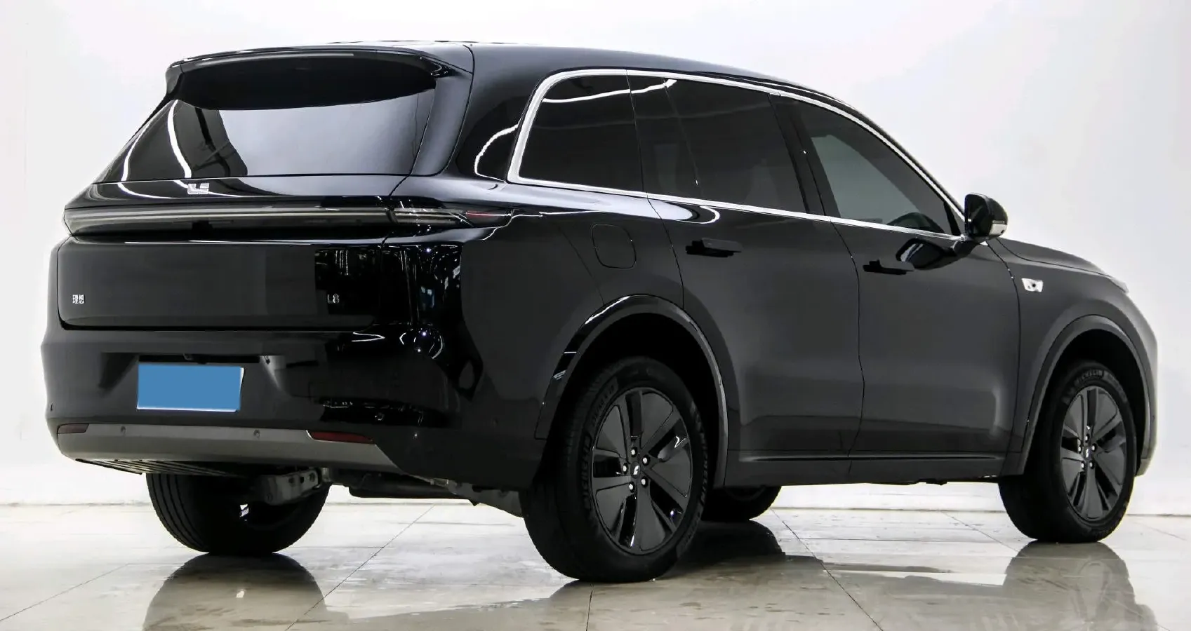 2024 Volvo S60 2.0T 197HP L4 7DCT,autocango,china used car exporter,china ev exporter,chinese used car exporter,chinese used ev exporter