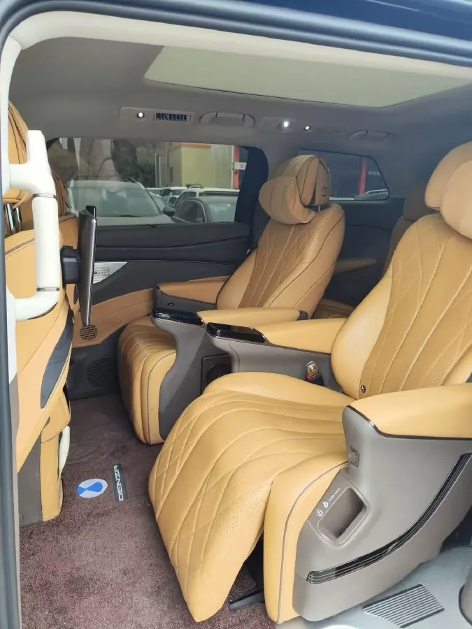 2022 Mercedes-Benz GLC Class 2.0T 197HP L4 9AT,autocango,china used car exporter,china ev exporter,chinese used car exporter,chinese used ev exporter