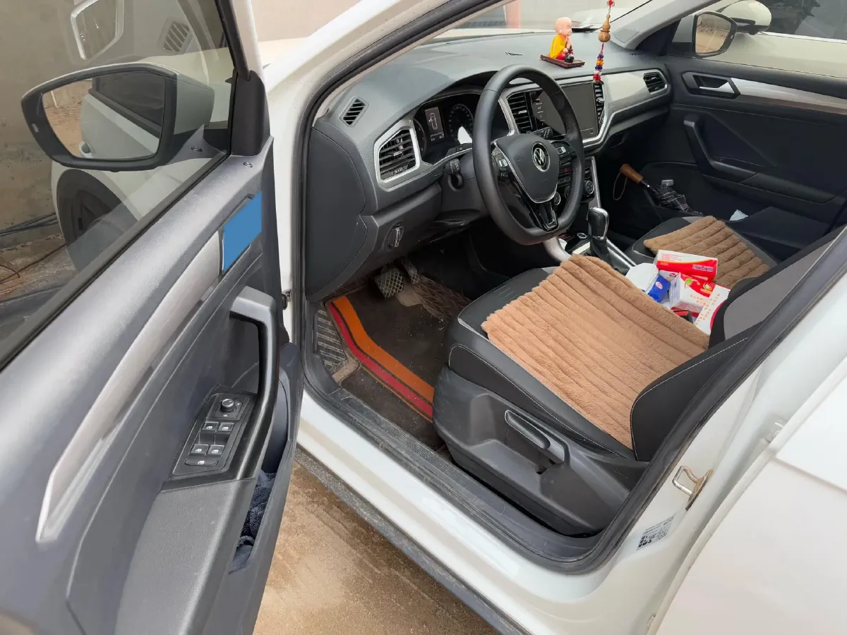 2021 Volkswagen T-Roc 1.4T 150HP L4 7DCT,autocango,china used car exporter,china ev exporter,chinese used car exporter,chinese used ev exporter