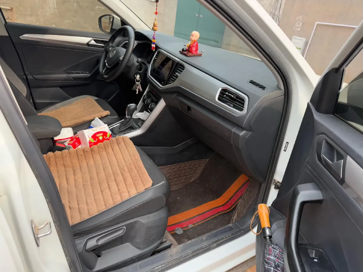 2021 Volkswagen T-Roc 1.4T 150HP L4 7DCT,autocango,china used car exporter,china ev exporter,chinese used car exporter,chinese used ev exporter