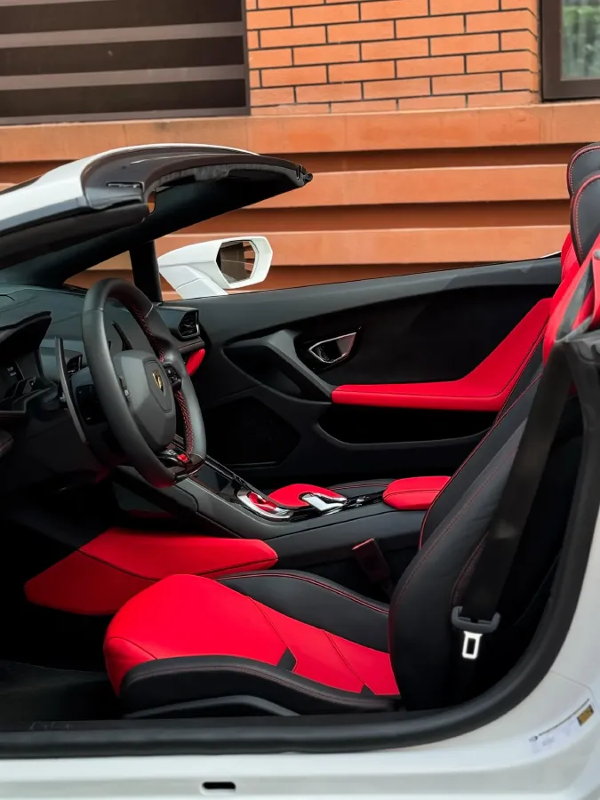 2019 Lamborghini Huracán 5.2L 640HP V10 7DCT,autocango,china used car exporter,china ev exporter,chinese used car exporter,chinese used ev exporter