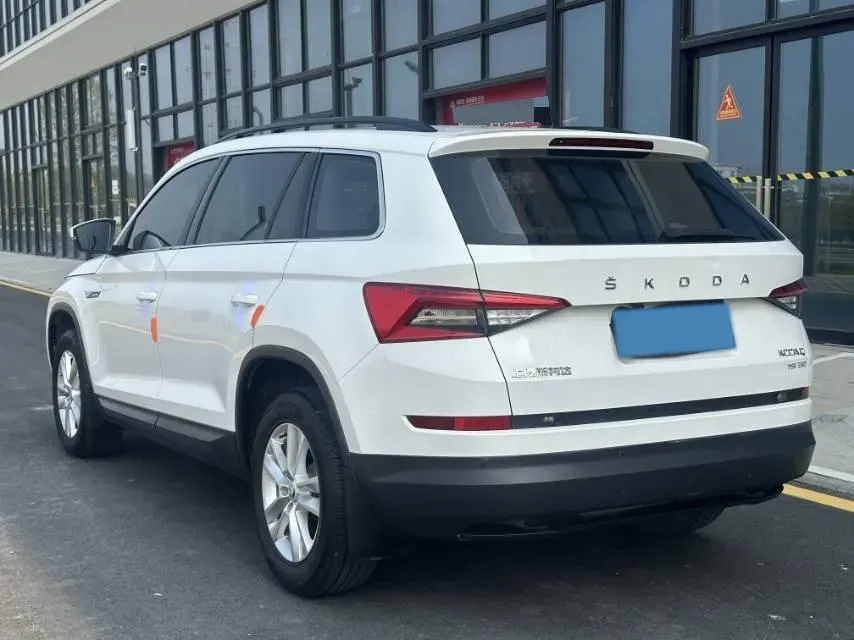 2019 Buick EnvisionPlus 1.5T 169HP L4 7DCT,autocango,china used car exporter,china ev exporter,chinese used car exporter,chinese used ev exporter