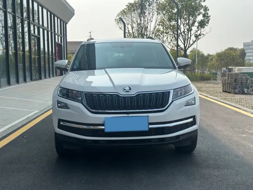 2019 Buick EnvisionPlus 1.5T 169HP L4 7DCT,autocango,china used car exporter,china ev exporter,chinese used car exporter,chinese used ev exporter