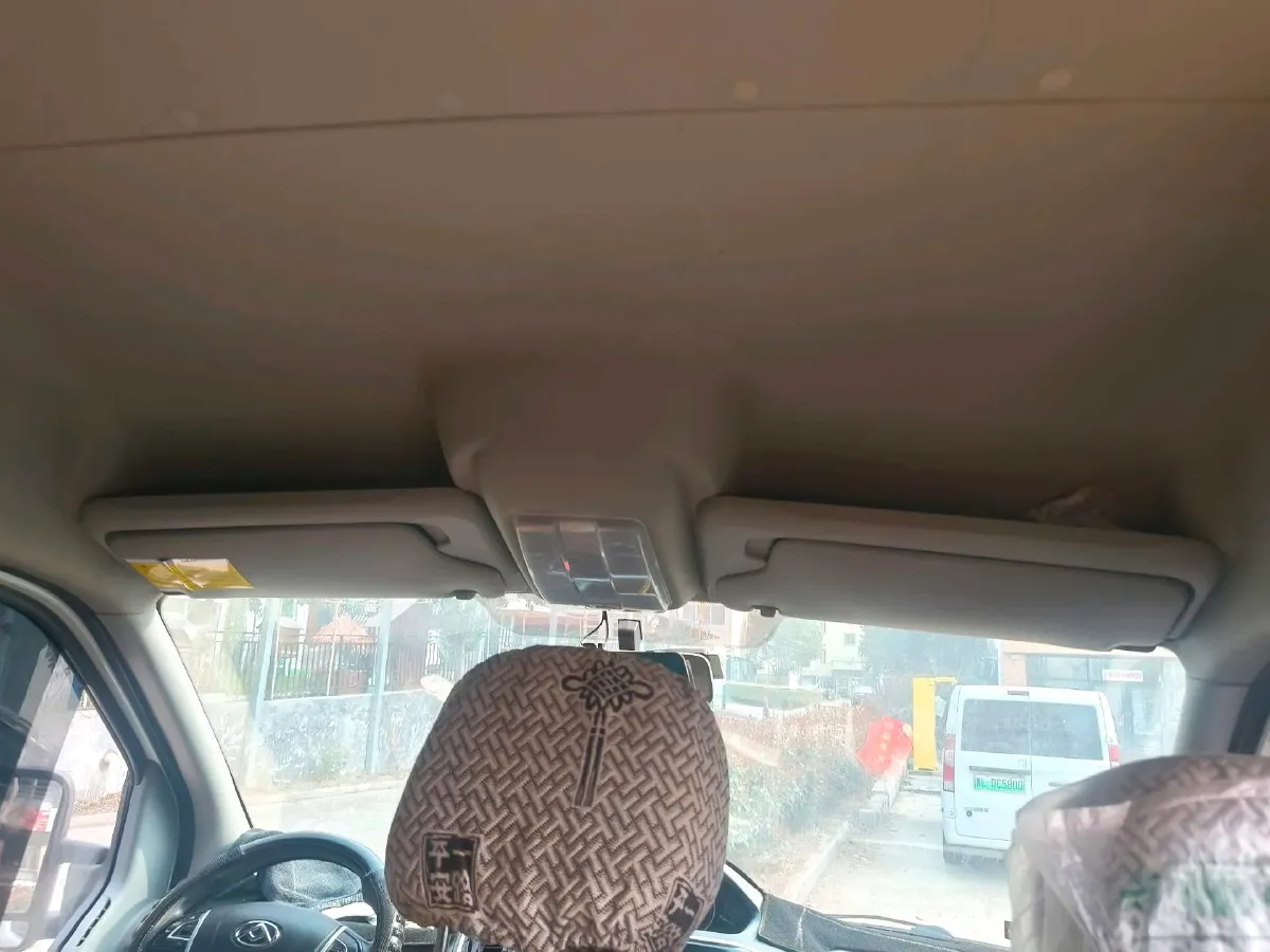 2021 MAXUS XinTu V80 2.0T 127HP L4 6MT,autocango,china used car exporter,china ev exporter,chinese used car exporter,chinese used ev exporter