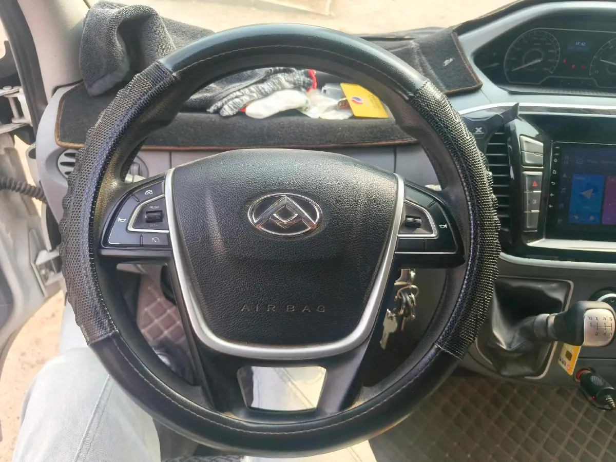 2021 MAXUS XinTu V80 2.0T 127HP L4 6MT,autocango,china used car exporter,china ev exporter,chinese used car exporter,chinese used ev exporter